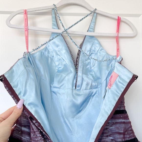 Grad/Prom/Occasion Tulle Dress - Picture 4 of 7